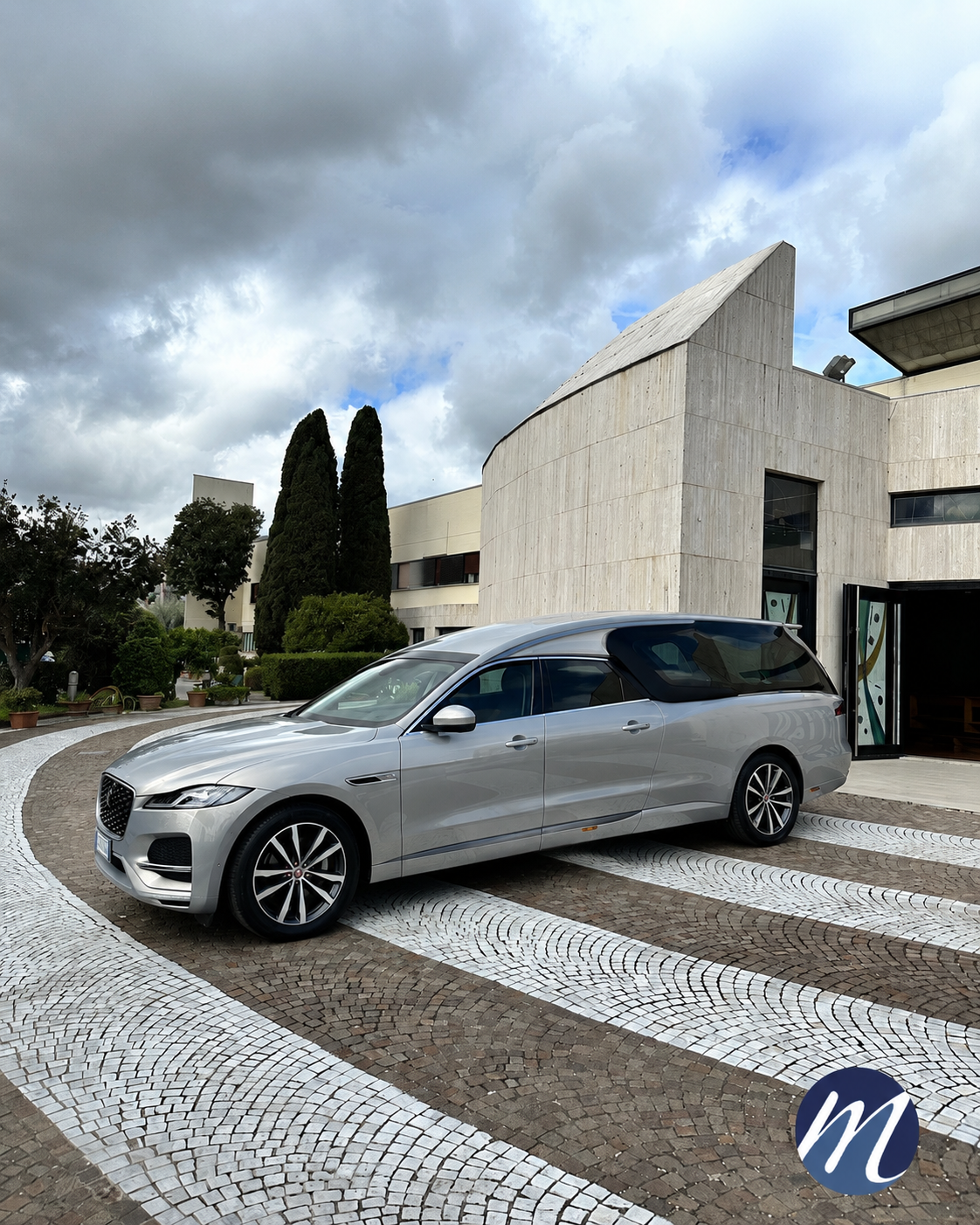Servizio funebre Jaguar Luce